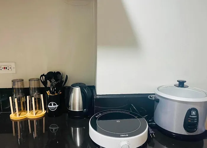 Ceyans Charm Staycation Apartahotel Manila